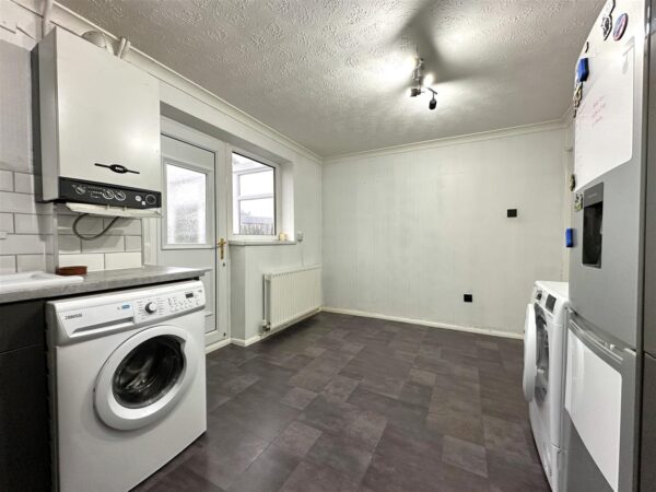 Cardinal Hinsley Close, Newark