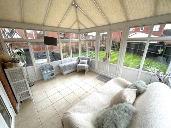 Allen Close, Claypole, Newark