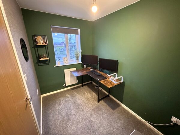 Cloverfield Place, Middlebeck, Newark