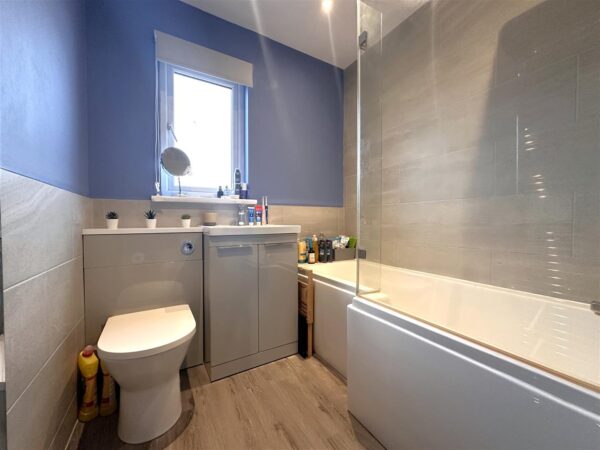 Regents Close, Collingham, Newark