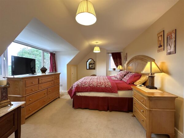 Moat Edge, Balderton Lane, Coddington, Newark