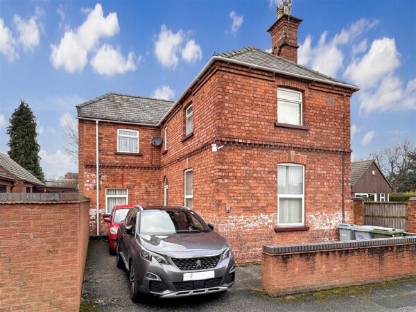 Eastern Terrace Lane, Newark