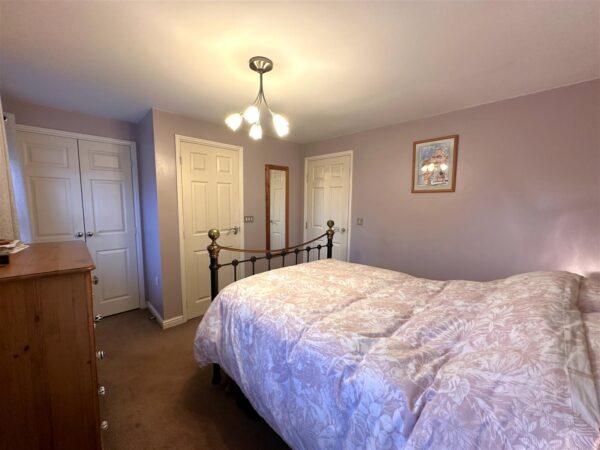 John Gold Avenue, Newark