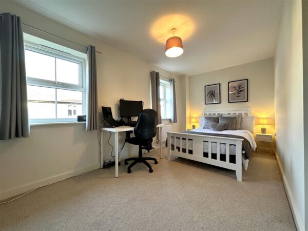 Apple Avenue, Fernwood, Newark