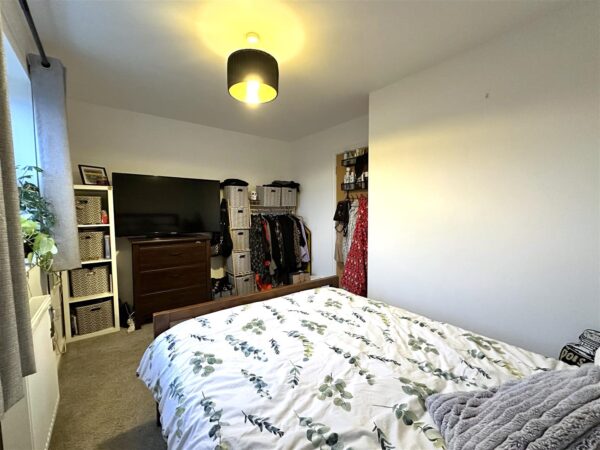 Cloverfield Place, Middlebeck, Newark