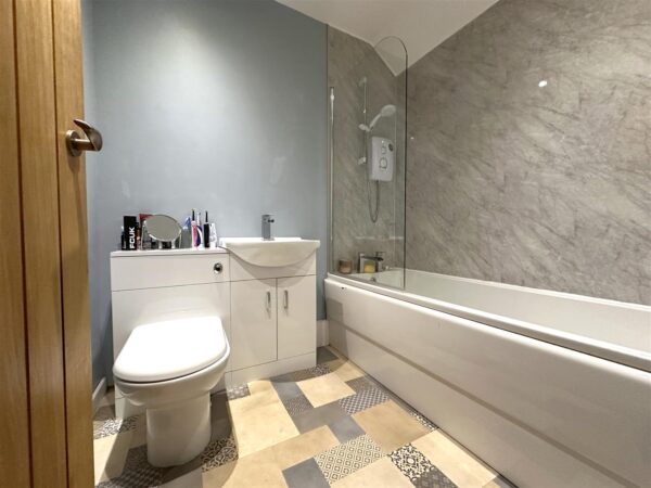 Long Lane, Farndon, Newark