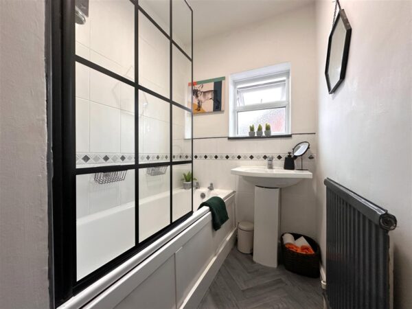 Montgomery Road, Newark