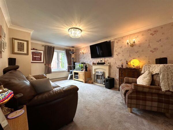 Cannon Close, Coddington, Newark