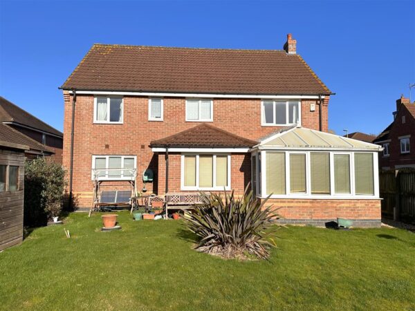 Oakfield Road, Fernwood, Newark