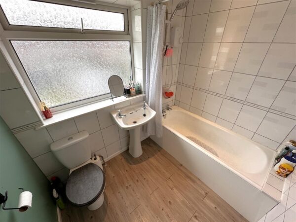 Peebles Road, Newark