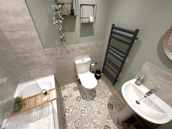 Alexander Mews, Balderton, Newark