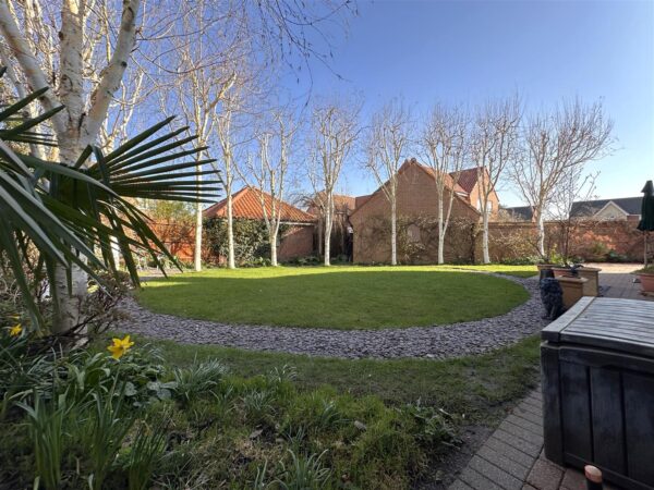 Dale Way, Fernwood, Newark