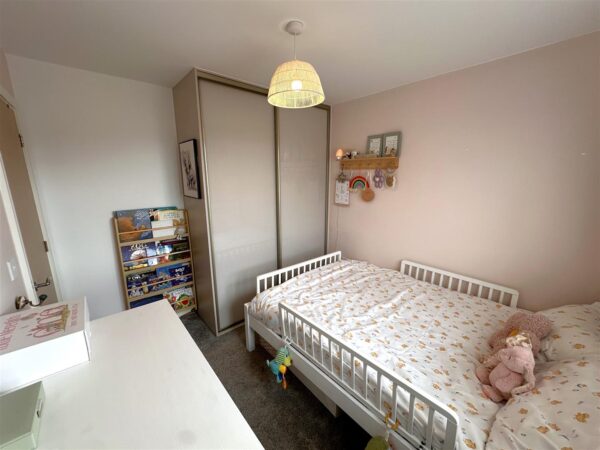 Cloverfield Place, Middlebeck, Newark