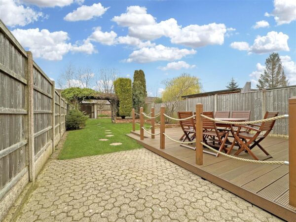 Lincoln Road, Newark