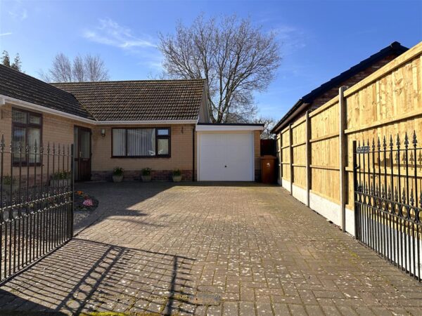 Village Way, Farndon, Newark