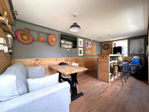 Whomsley Close, Newark