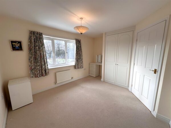 Oakfield Road, Fernwood, Newark