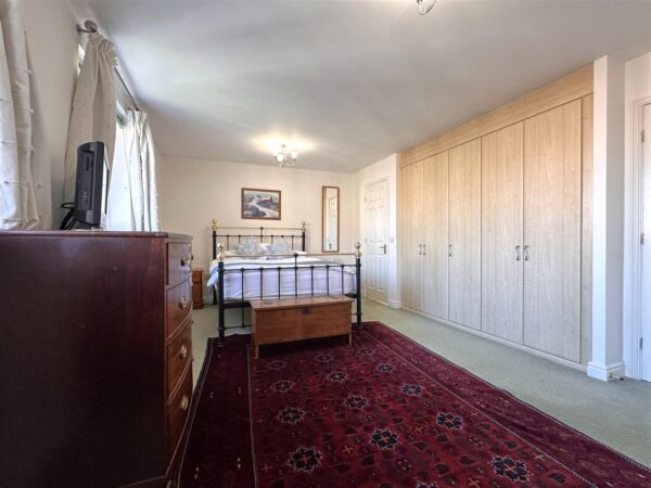 Dale Way, Fernwood, Newark