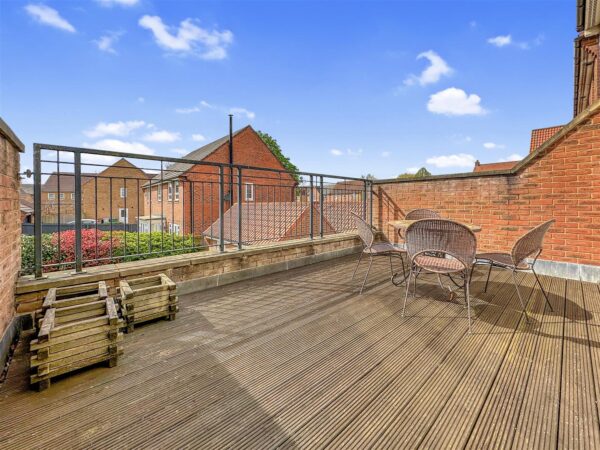 Marron Close, Fernwood, Newark