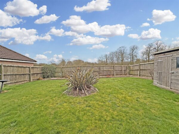 Oakfield Road, Fernwood, Newark