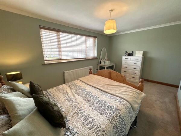 Dale Crescent, Fernwood, Newark