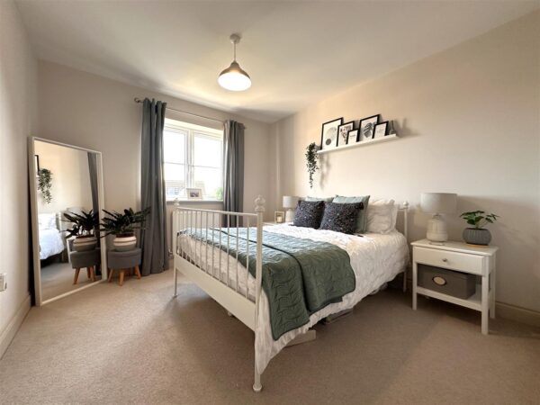 Alexander Mews, Balderton, Newark