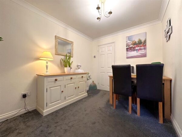 Kingsnorth Close, Newark