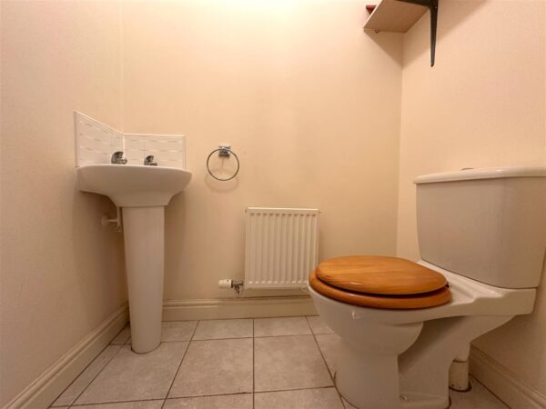 Oakfield Road, Fernwood, Newark