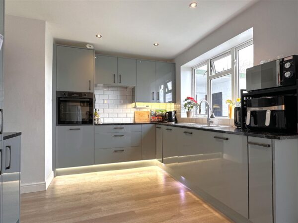 Alexander Avenue, Newark