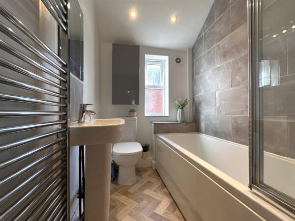 London Road, Balderton, Newark