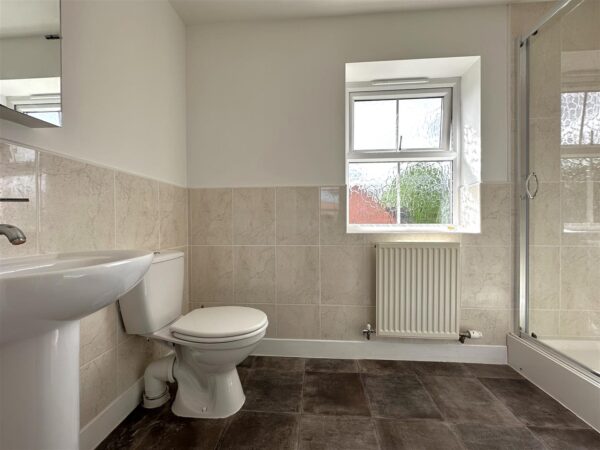 Marron Close, Fernwood, Newark