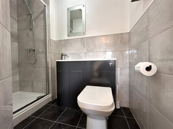 Dale Way, Fernwood, Newark