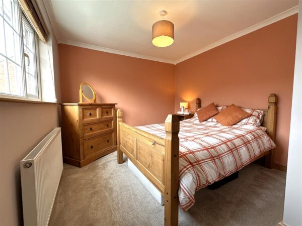 Dale Crescent, Fernwood, Newark