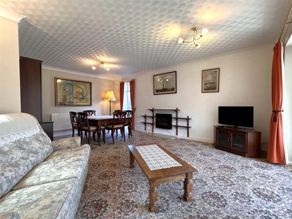 Holmefield, Farndon, Newark