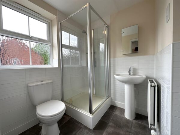 Marron Close, Fernwood, Newark