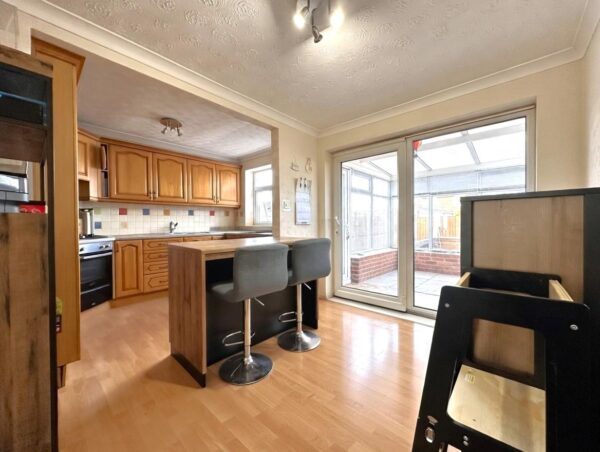 Beacon Hill Road, Newark