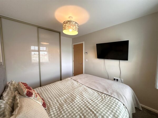 Cloverfield Place, Middlebeck, Newark