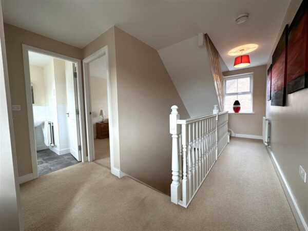 Marron Close, Fernwood, Newark