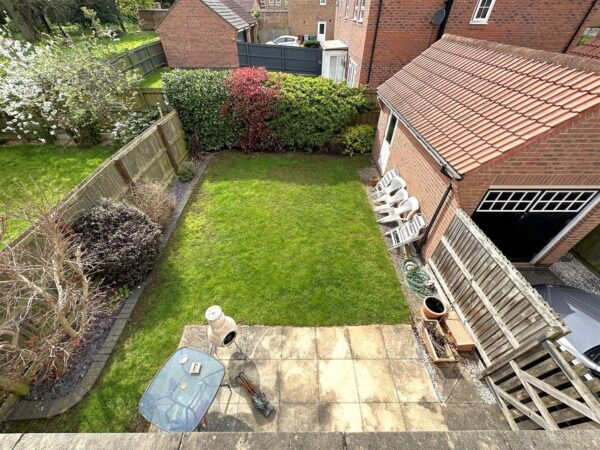 Marron Close, Fernwood, Newark