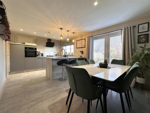 Alexander Mews, Balderton, Newark