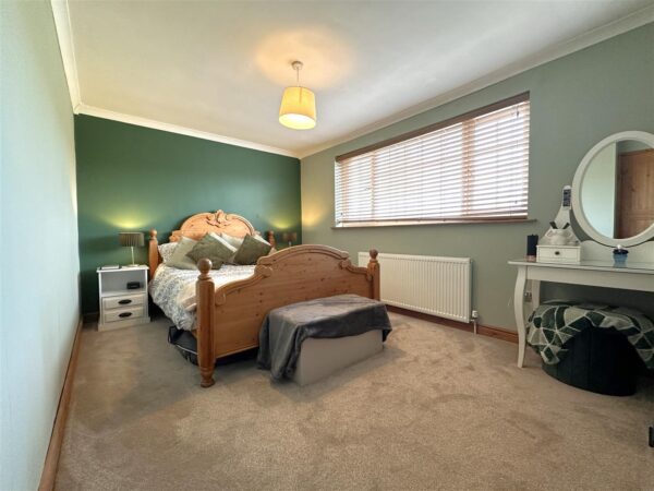 Dale Crescent, Fernwood, Newark