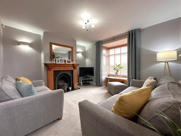 Lincoln Road, Newark