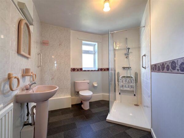 Holmefield, Farndon, Newark