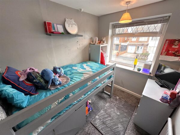 Peebles Road, Newark