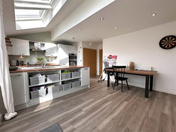 Cloverfield Place, Middlebeck, Newark