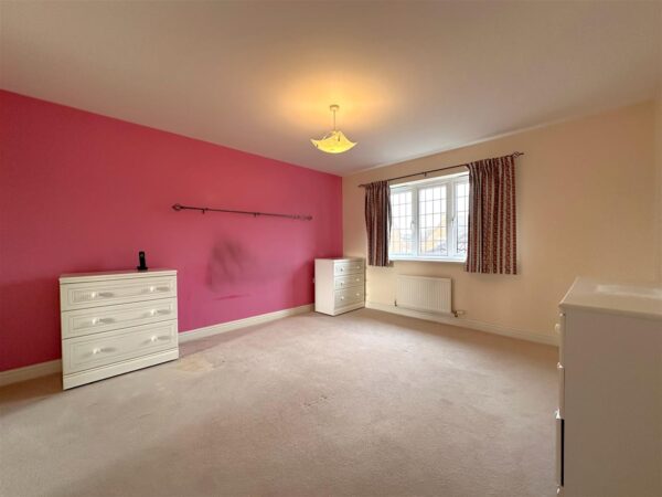 Oakfield Road, Fernwood, Newark