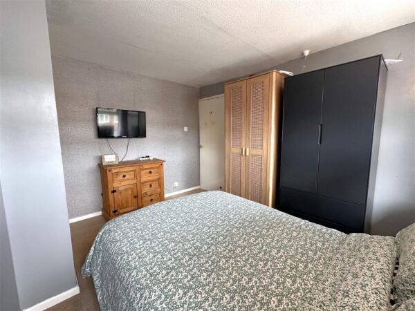 Peebles Road, Newark