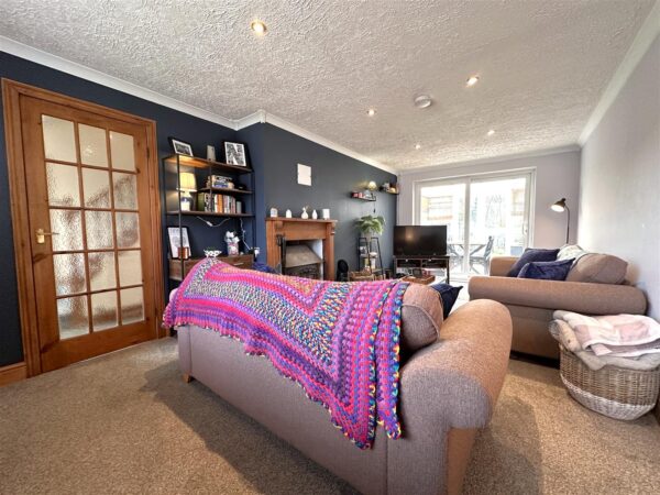 Dale Crescent, Fernwood, Newark