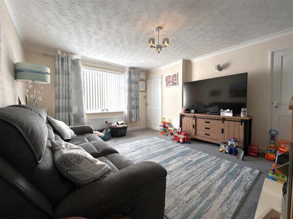 Beacon Hill Road, Newark