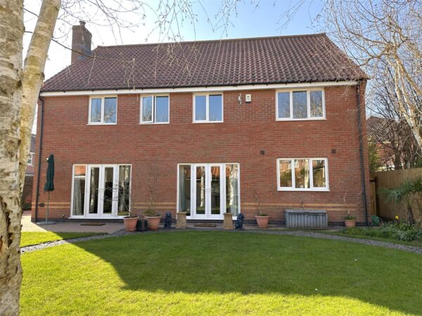 Dale Way, Fernwood, Newark